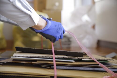 実家の片付けをしている様子